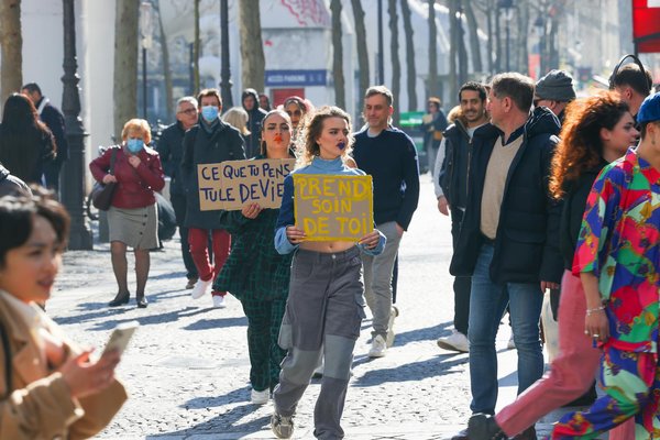 Comment les écoles peuvent-elles promouvoir la participation des parents dans l'éducation de leurs enfants ?